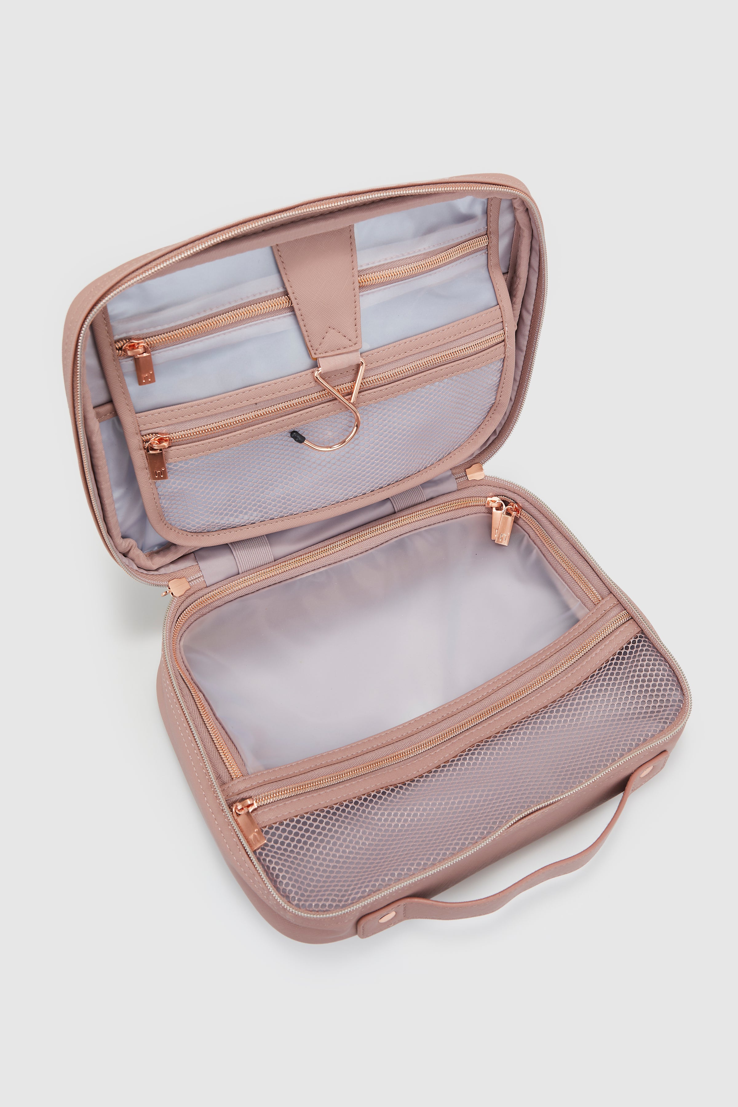 Relm Hanging Toiletry Bag