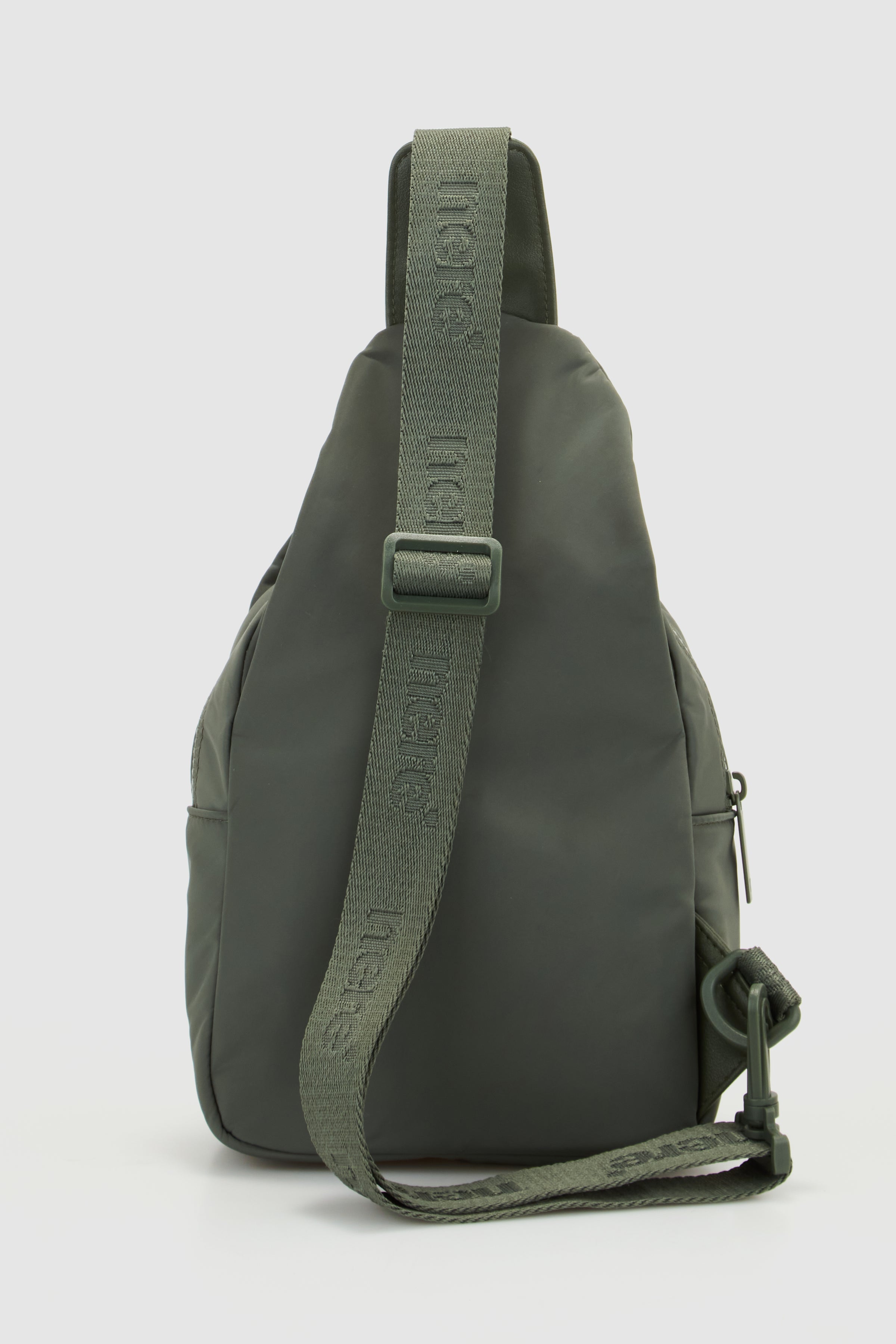 Seeker Sling Bag