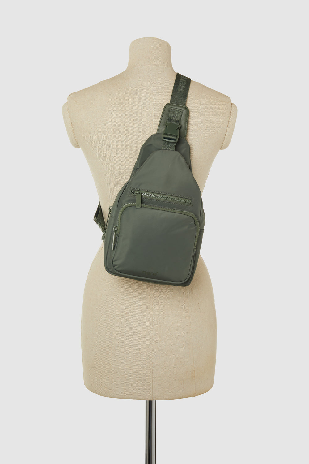 Seeker Sling Bag