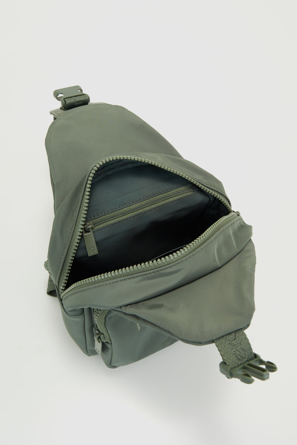 Seeker Sling Bag