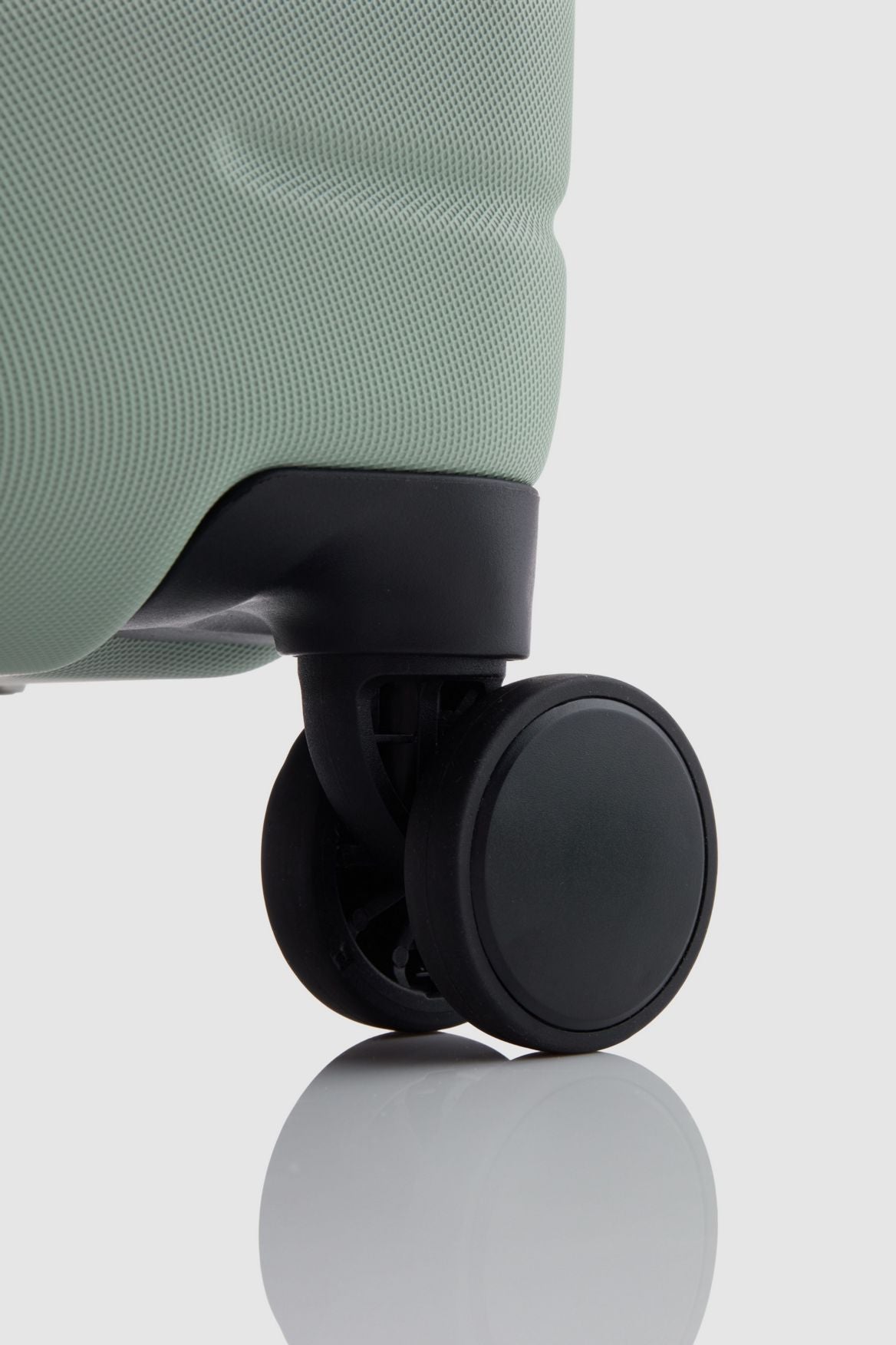 Stori Medium Suitcase