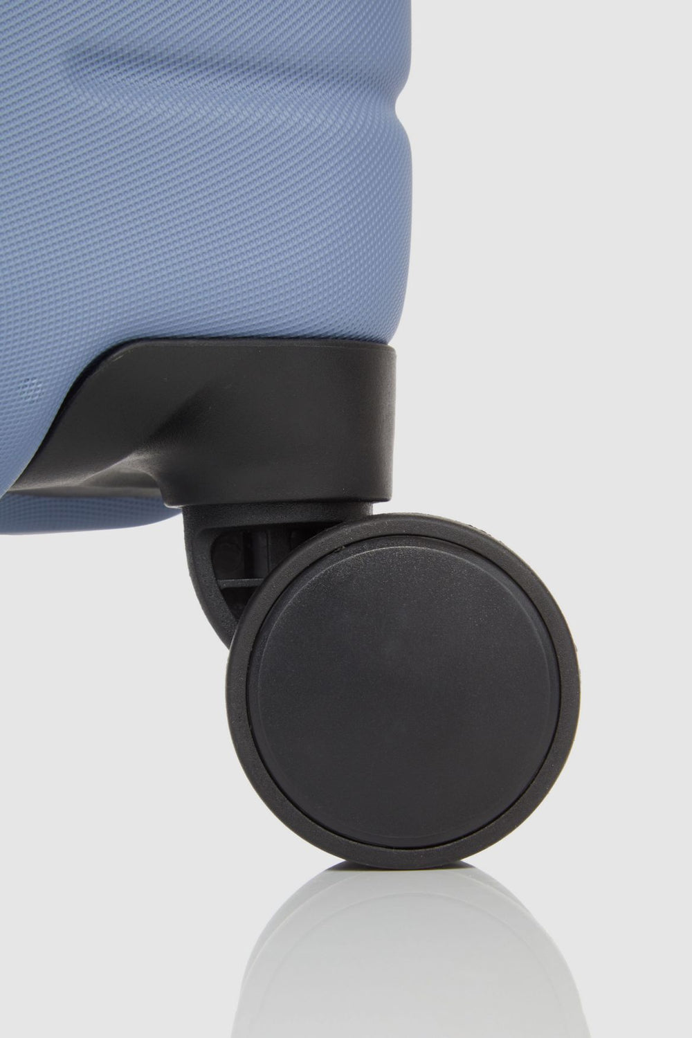 Stori Medium Suitcase