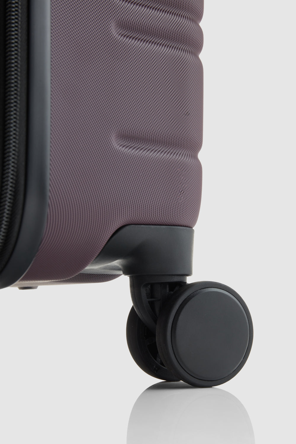 Stori Medium Suitcase