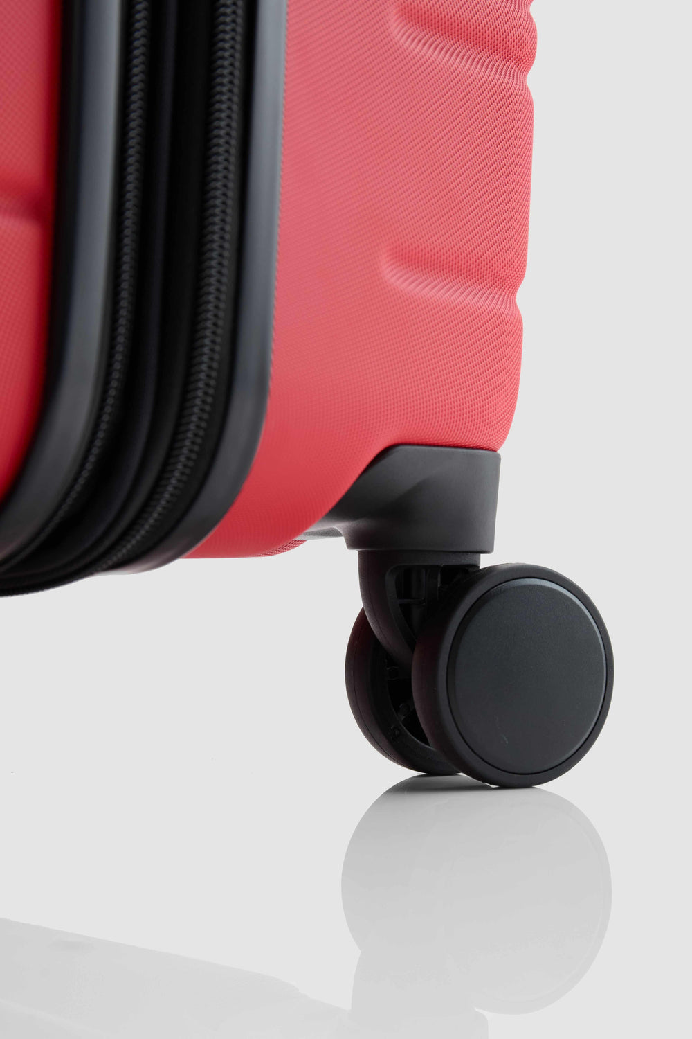 Stori Medium Suitcase