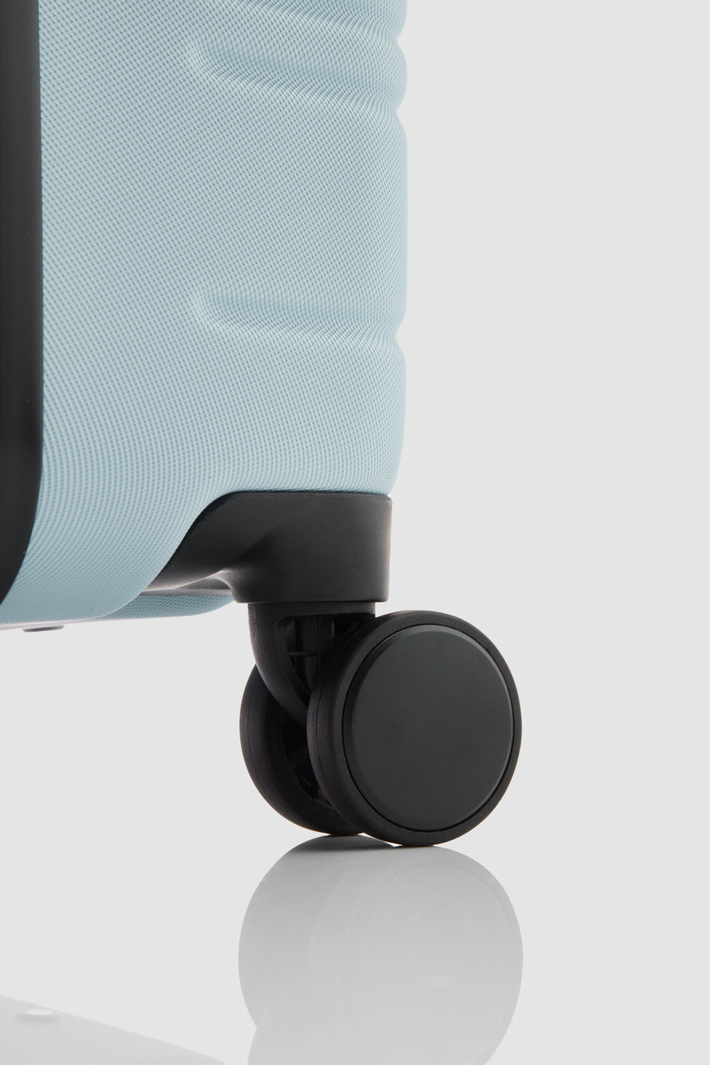 Stori Medium Suitcase