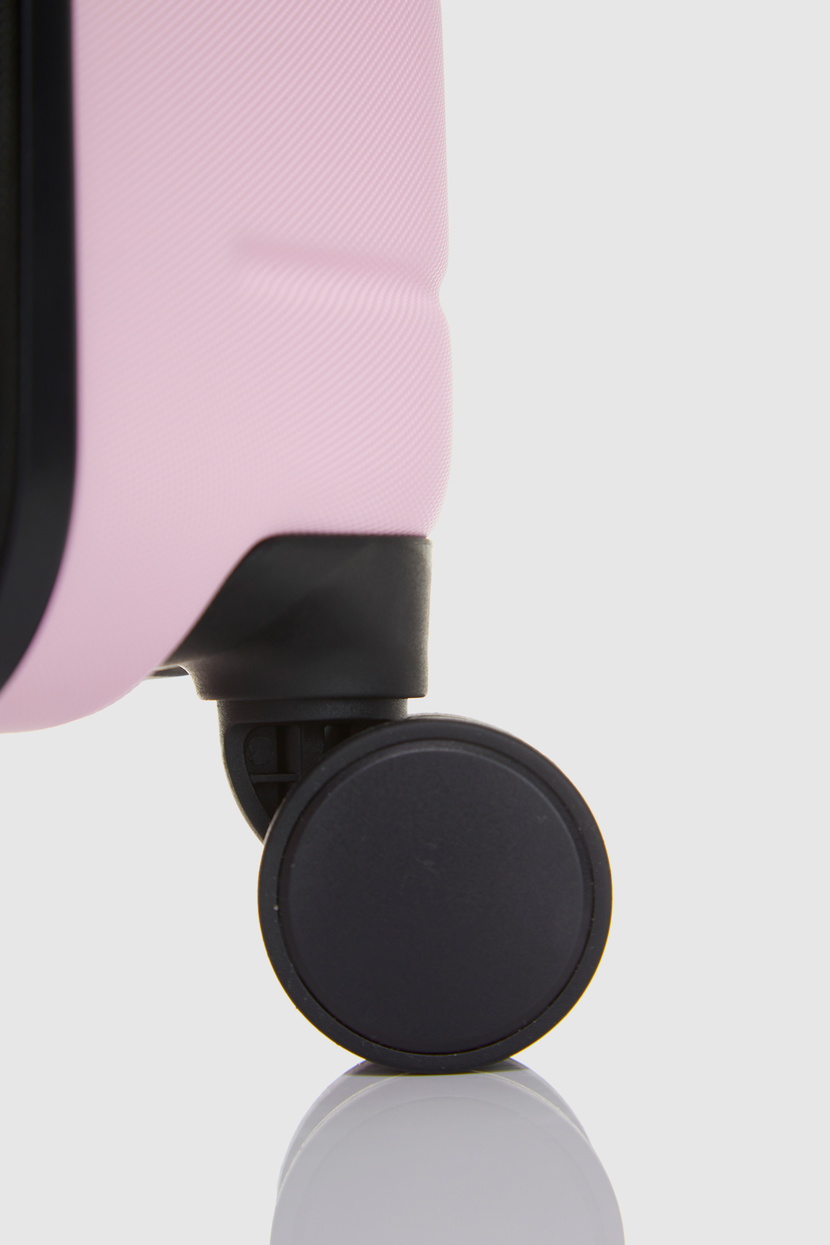 Stori Medium Suitcase